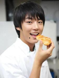 面包王金卓求在线观看,在线观看，揭秘烘焙大师的传奇人生